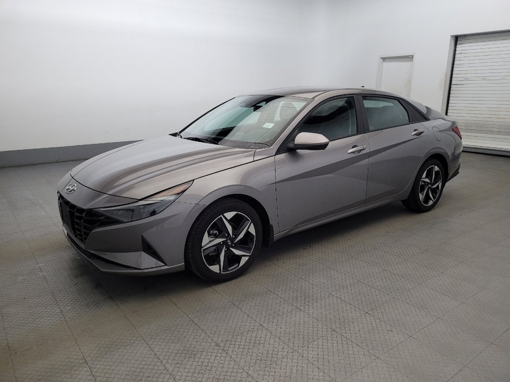Used 2023 Hyundai Elantra SEL w/ Convenience Package image 2