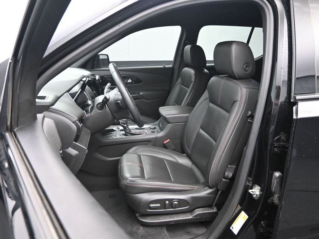 Used 2023 Chevrolet Traverse RS image 27