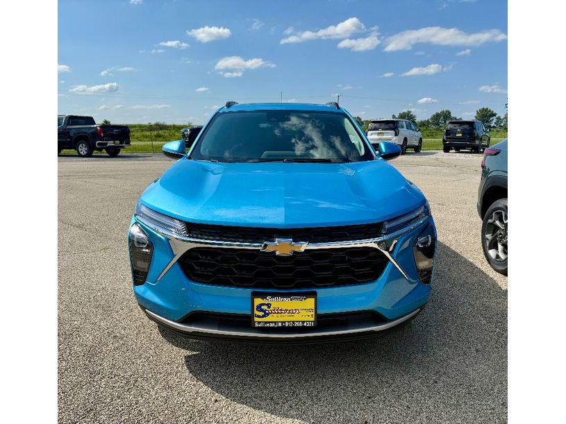 New 2025 Chevrolet Trax LT w/ Sunroof Package image 3