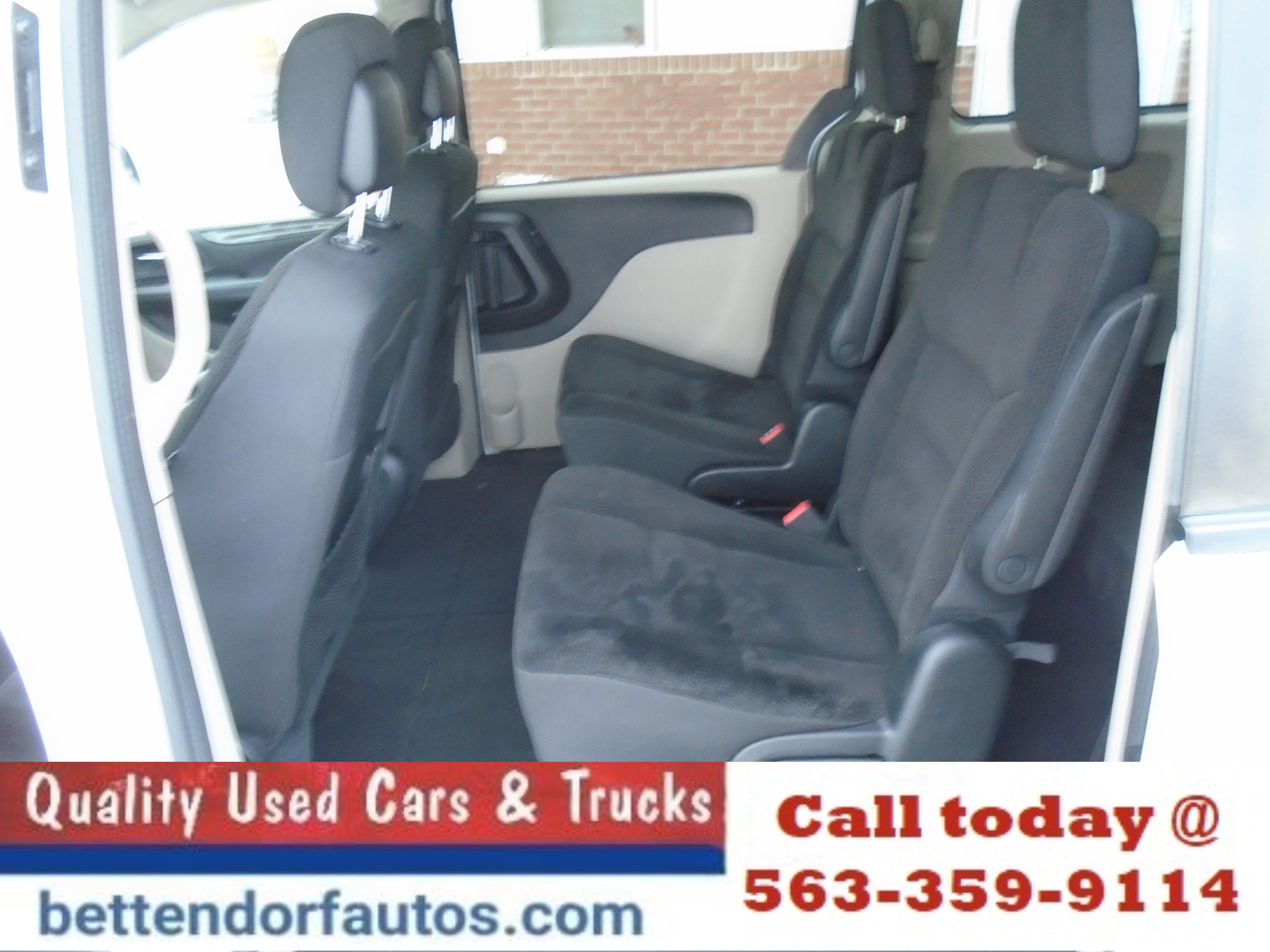 Used 2018 Dodge Grand Caravan SE w/ UConnect Hands-Free Group image 8