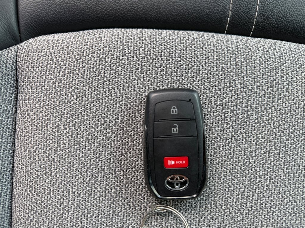 Used 2026 Toyota Corolla XSE FWD image 31