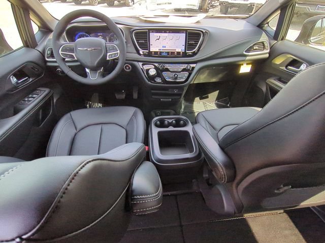 New 2026 Chrysler Pacifica Select FWD image 28
