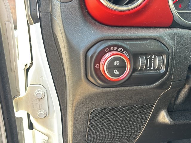 Used 2020 Jeep Gladiator Rubicon AWD/4WD image 22
