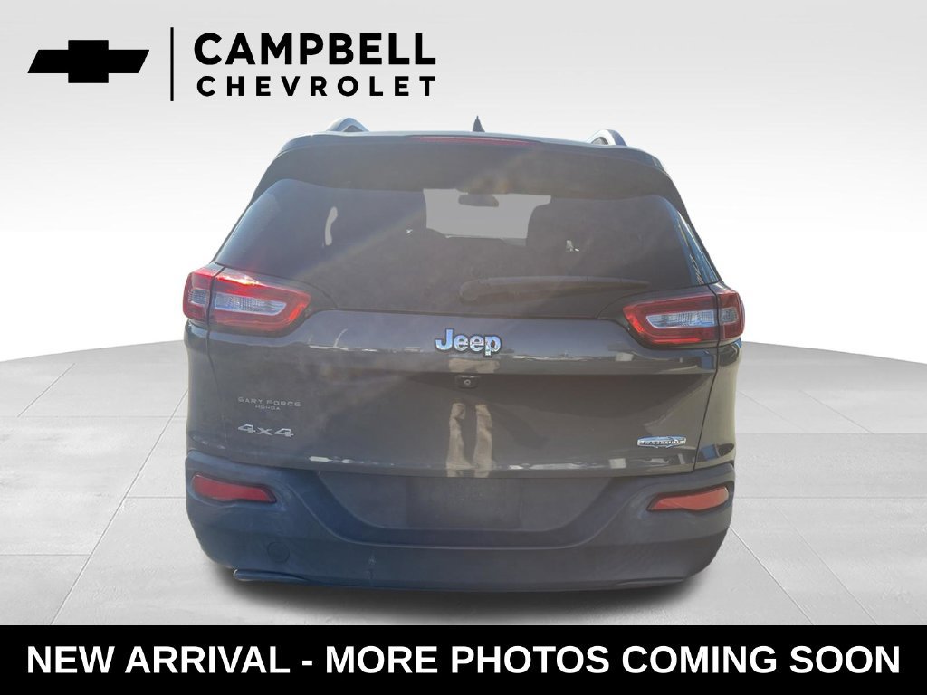 Used 2015 Jeep Cherokee Latitude w/ Comfort/Convenience Group AWD/4WD image 4