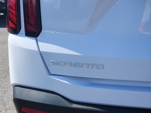Used 2025 Kia Sorento LX image 5