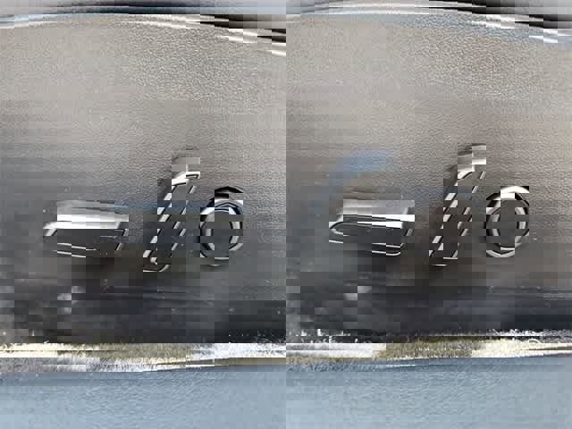 Used 2023 Tesla Model 3 Standard Range image 17