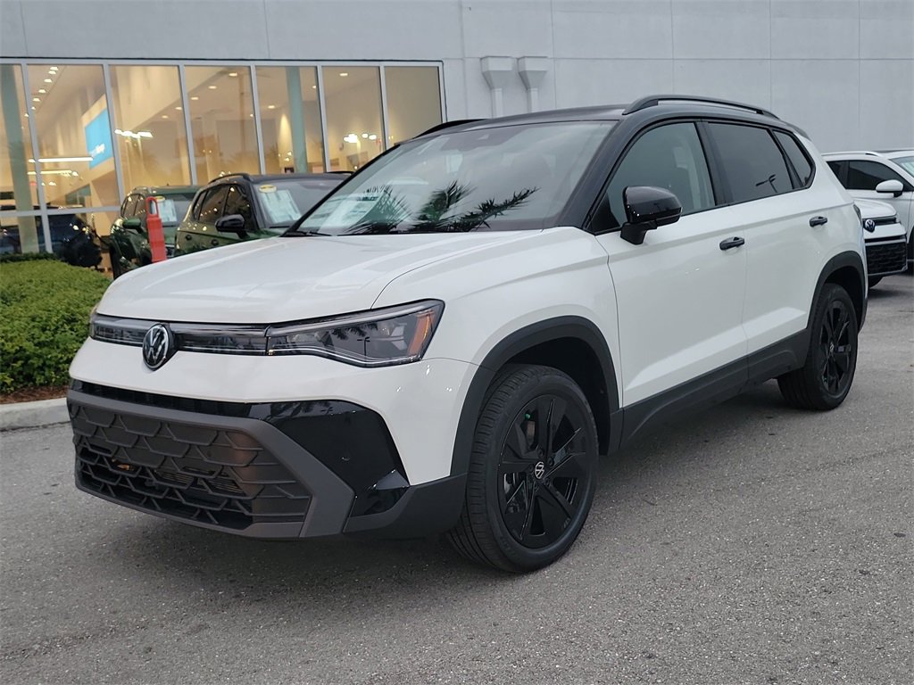 New 2026 Volkswagen Taos SE image 3