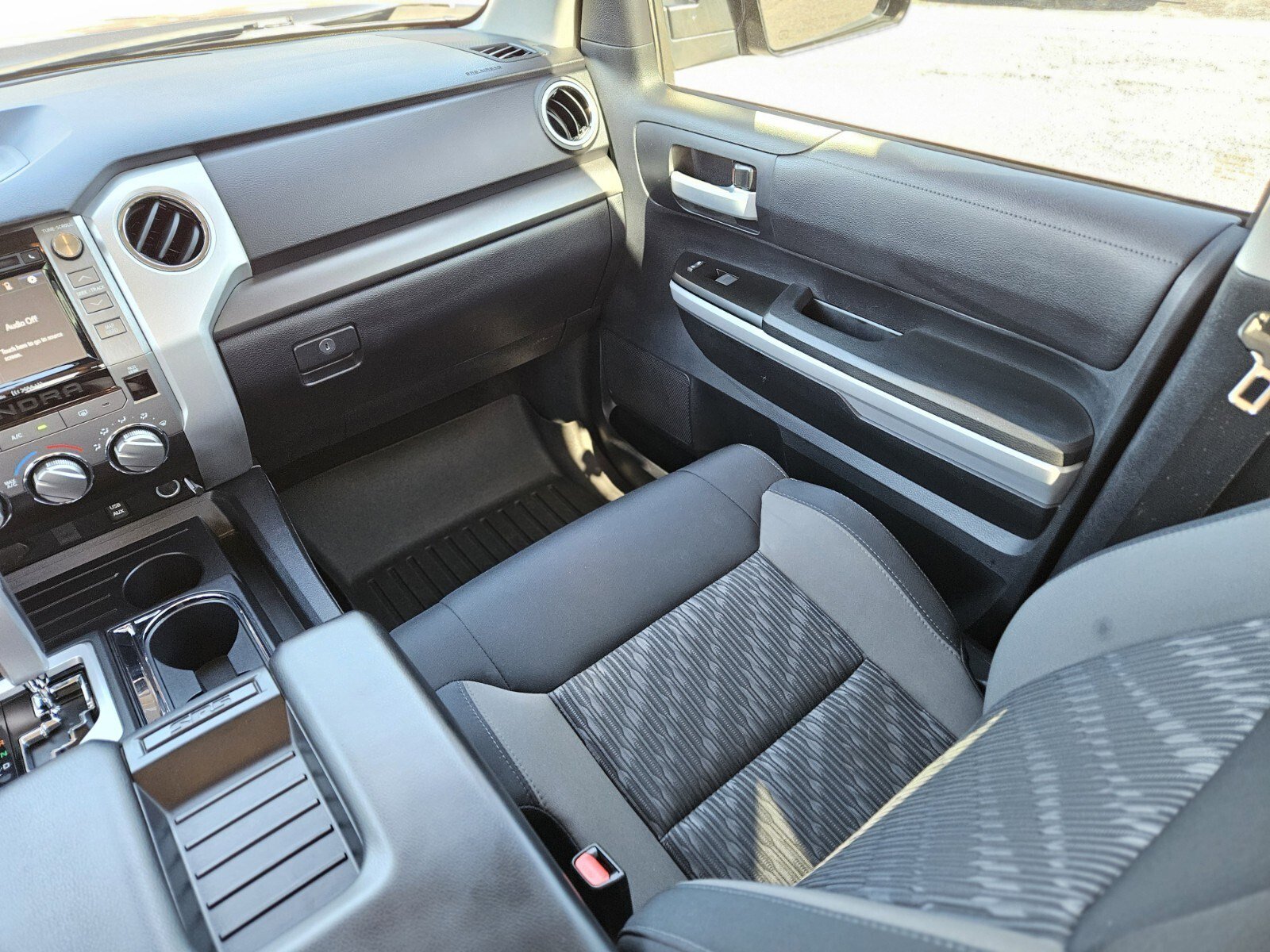 Used 2018 Toyota Tundra SR5 image 16