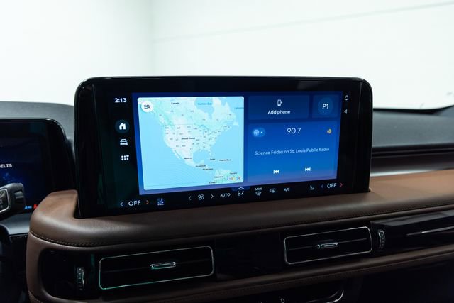 Used 2025 Lincoln Aviator Reserve w/ Equipment Group 201A image 17