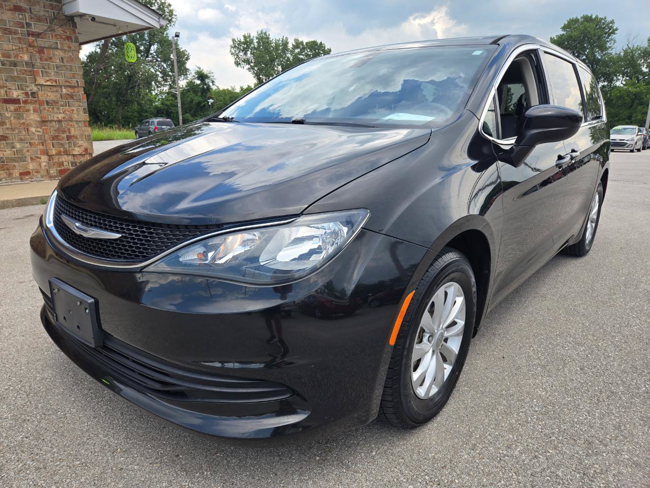 Used 2018 Chrysler Pacifica LX w/ Tire & Wheel Group