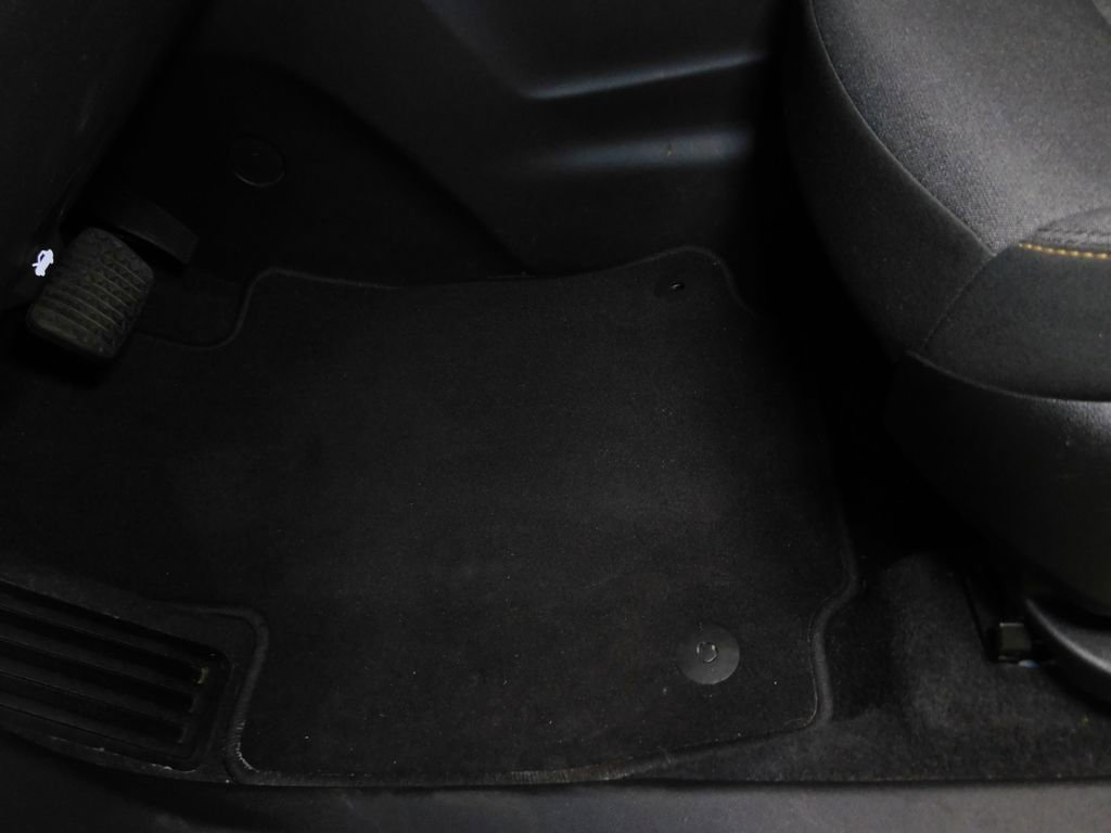 Used 2020 Chevrolet Equinox LT image 32