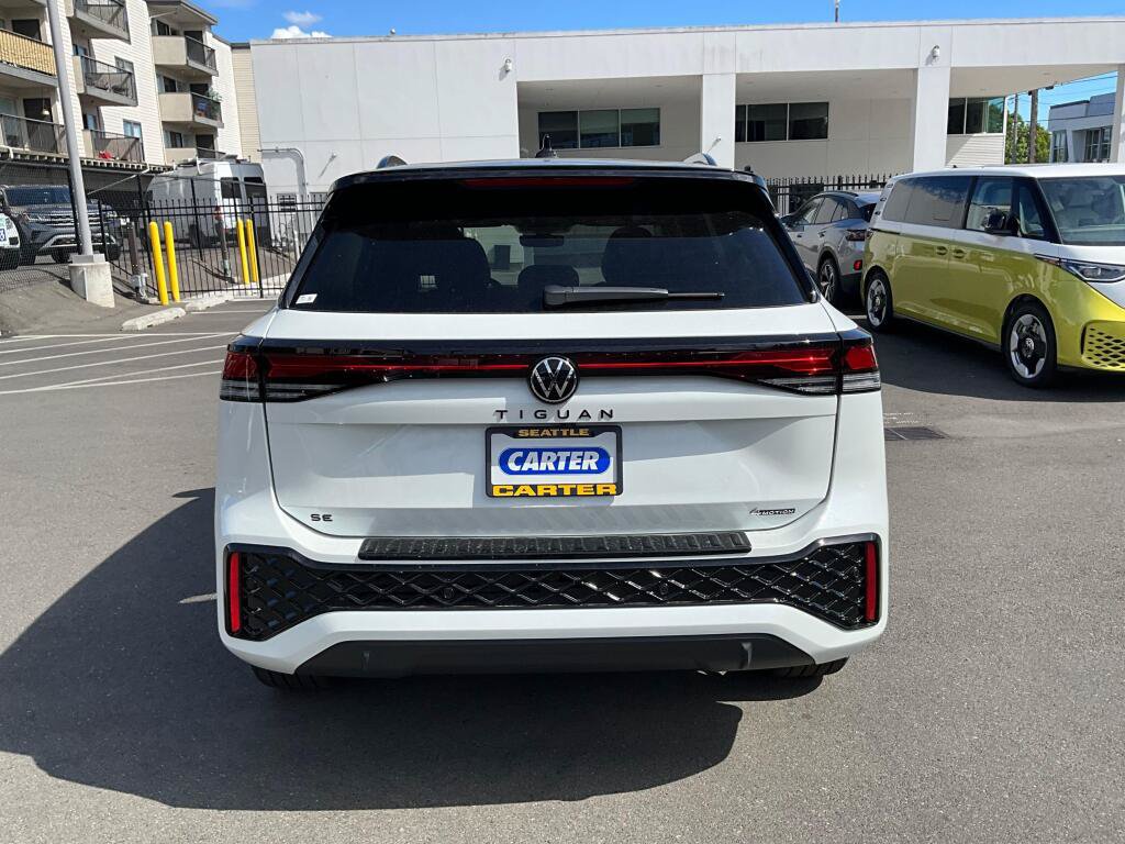 New 2026 Volkswagen Tiguan SE R-Line AWD/4WD image 7