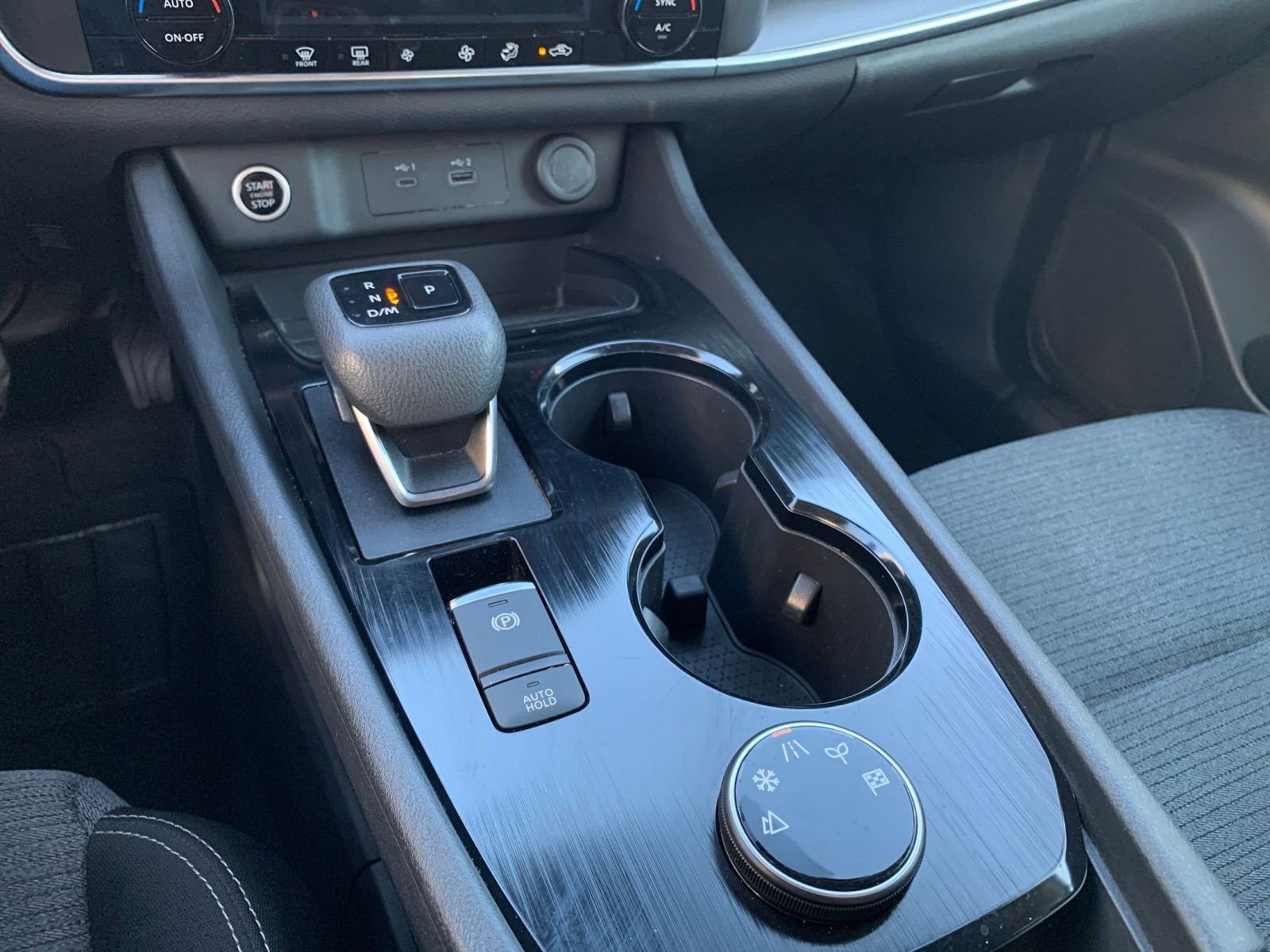 Used 2023 Nissan Rogue SV image 41