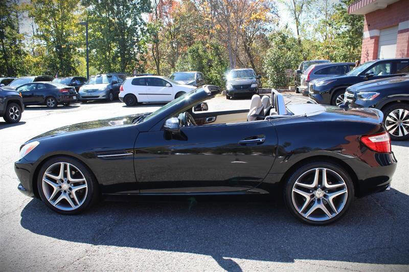 Used 2015 Mercedes-Benz SLK 250 w/ Premium Package image 10