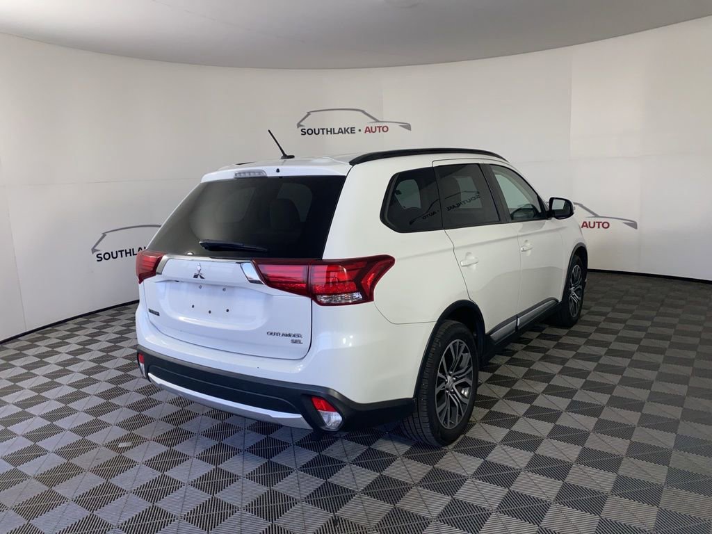 Used 2016 Mitsubishi Outlander SEL image 11