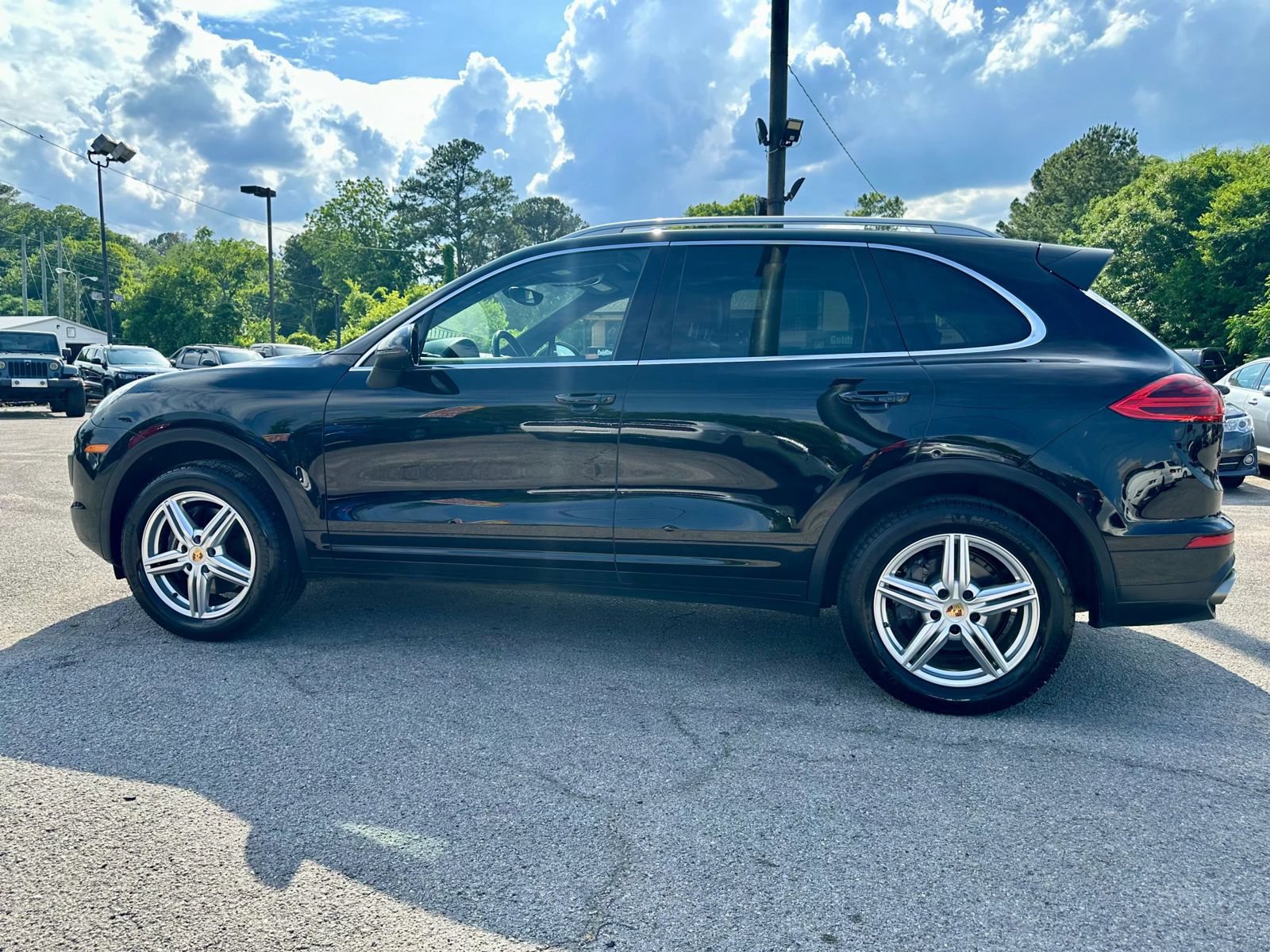Used 2016 Porsche Cayenne AWD/4WD image 3