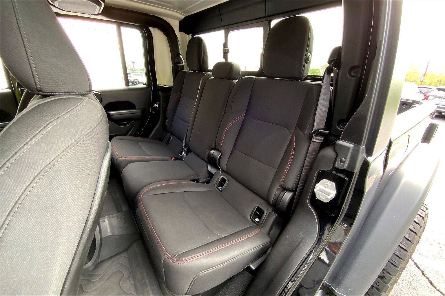 Used 2022 Jeep Gladiator Rubicon w/ Trailer Tow Package AWD/4WD image 24