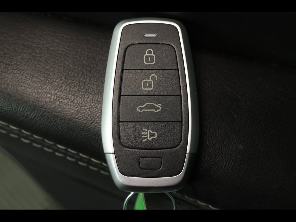 Used 2019 Jeep Cherokee Limited image 31