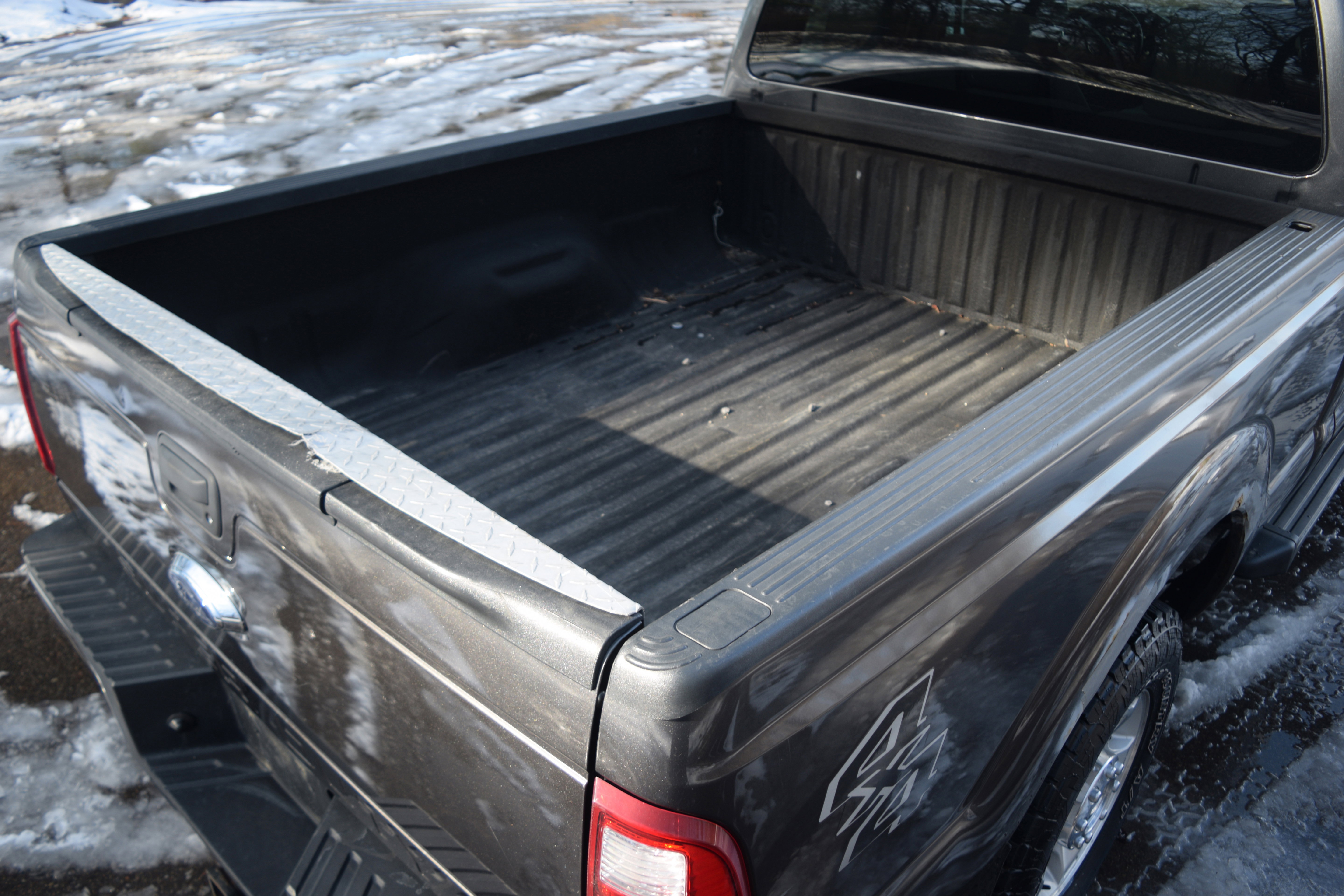 Used 2016 Ford F250 XLT w/ Camper Package image 24