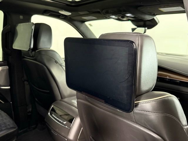 Certified 2021 Cadillac Escalade Premium Luxury Platinum image 28