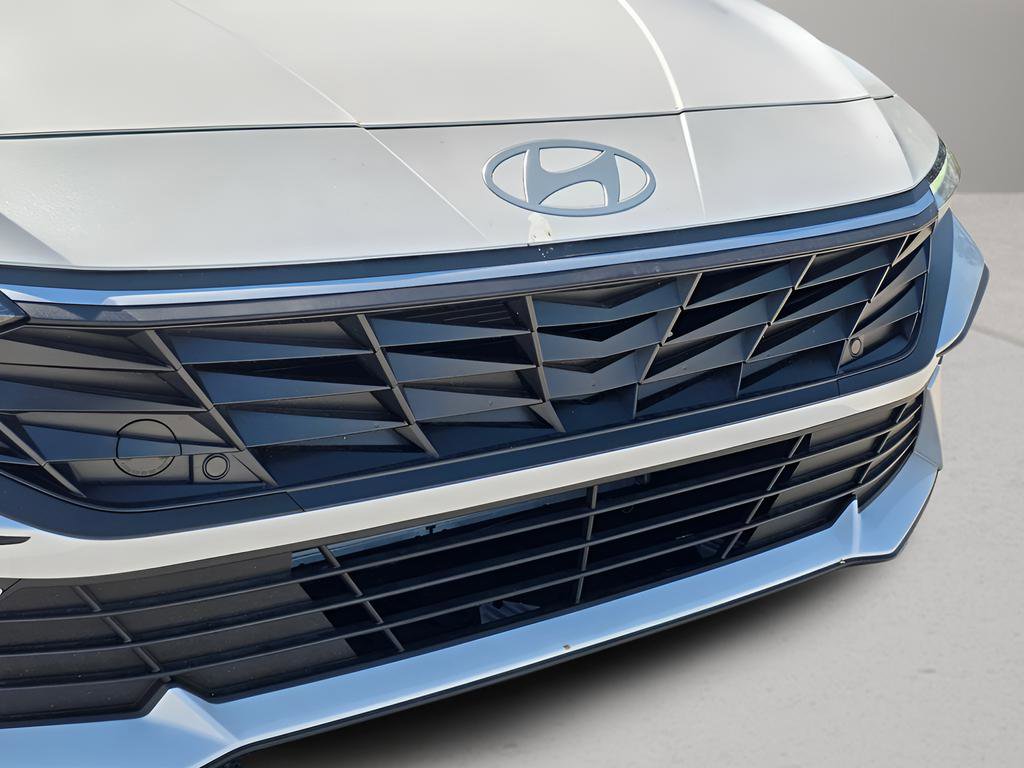 New 2026 Hyundai Elantra SE image 9