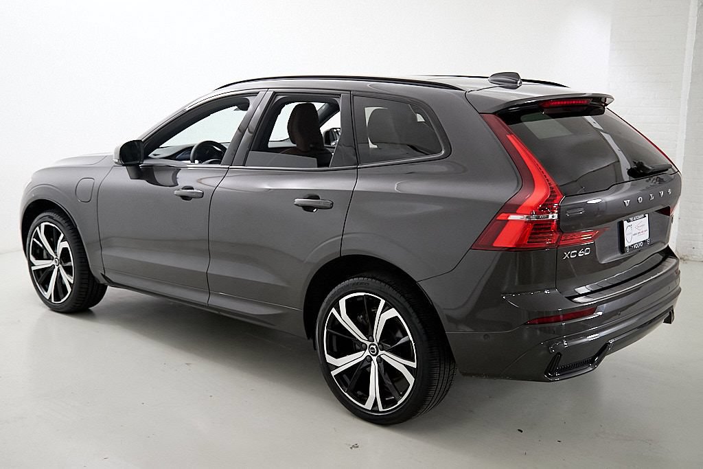 Certified 2023 Volvo XC60 T8 Ultimate w/ Climate Package AWD/4WD image 7