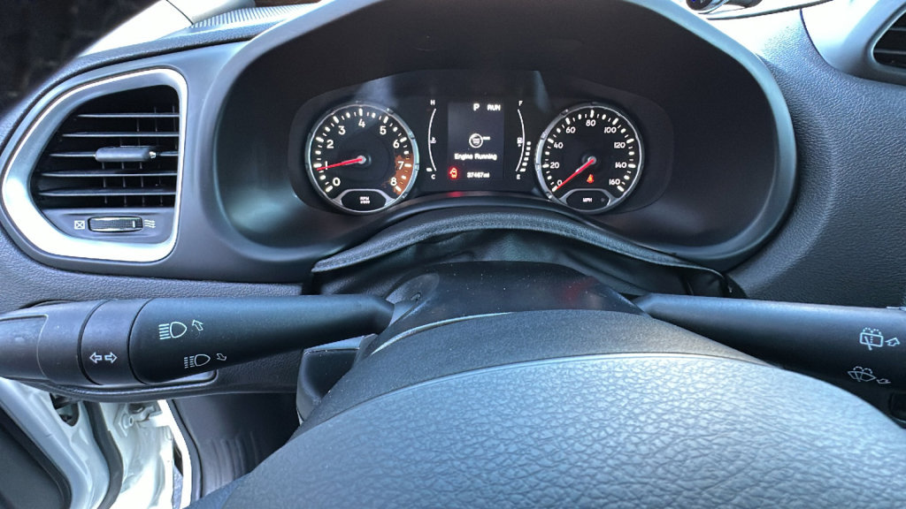 Used 2018 Jeep Renegade Latitude w/ Popular Equipment Group image 21