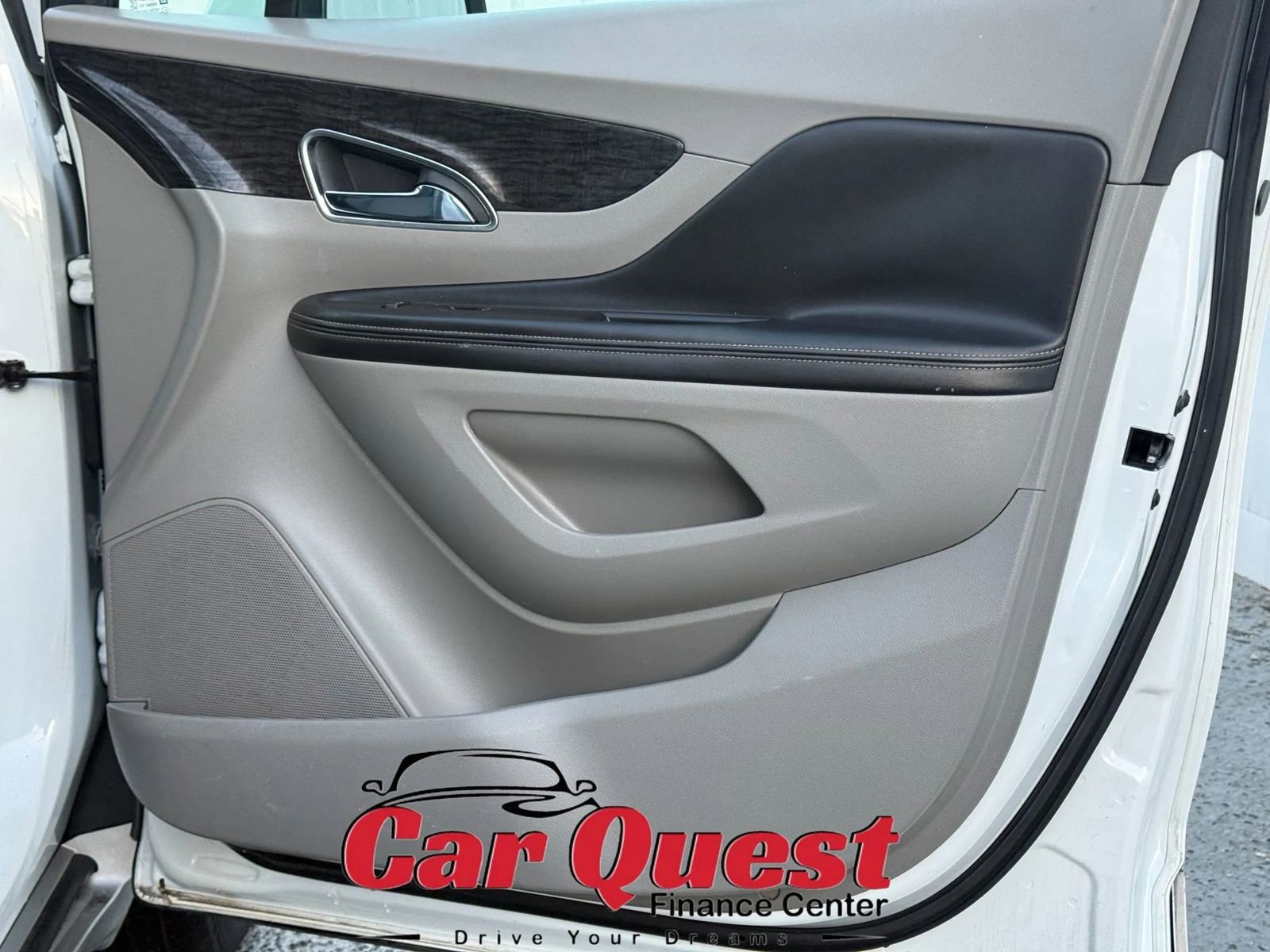 Used 2015 Buick Encore Convenience FWD image 18