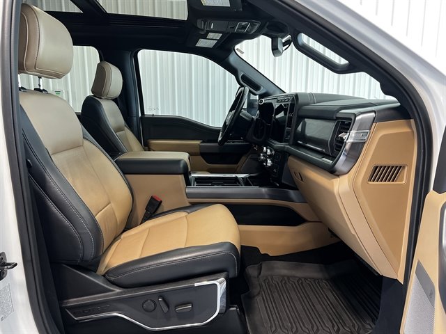 Used 2024 Ford F350 Lariat w/ Chrome Package image 31