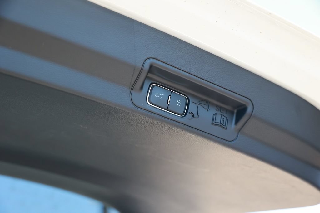 Used 2025 Ford Explorer ST AWD/4WD image 43