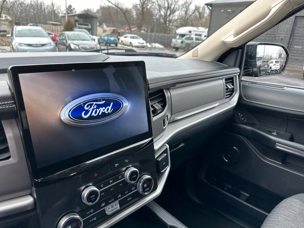 Used 2022 Ford Expedition XLT image 33