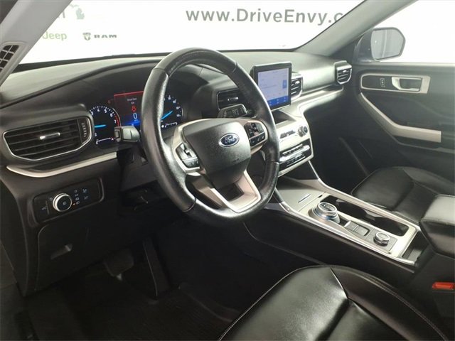 Used 2021 Ford Explorer XLT w/ Equipment Group 202A image 8