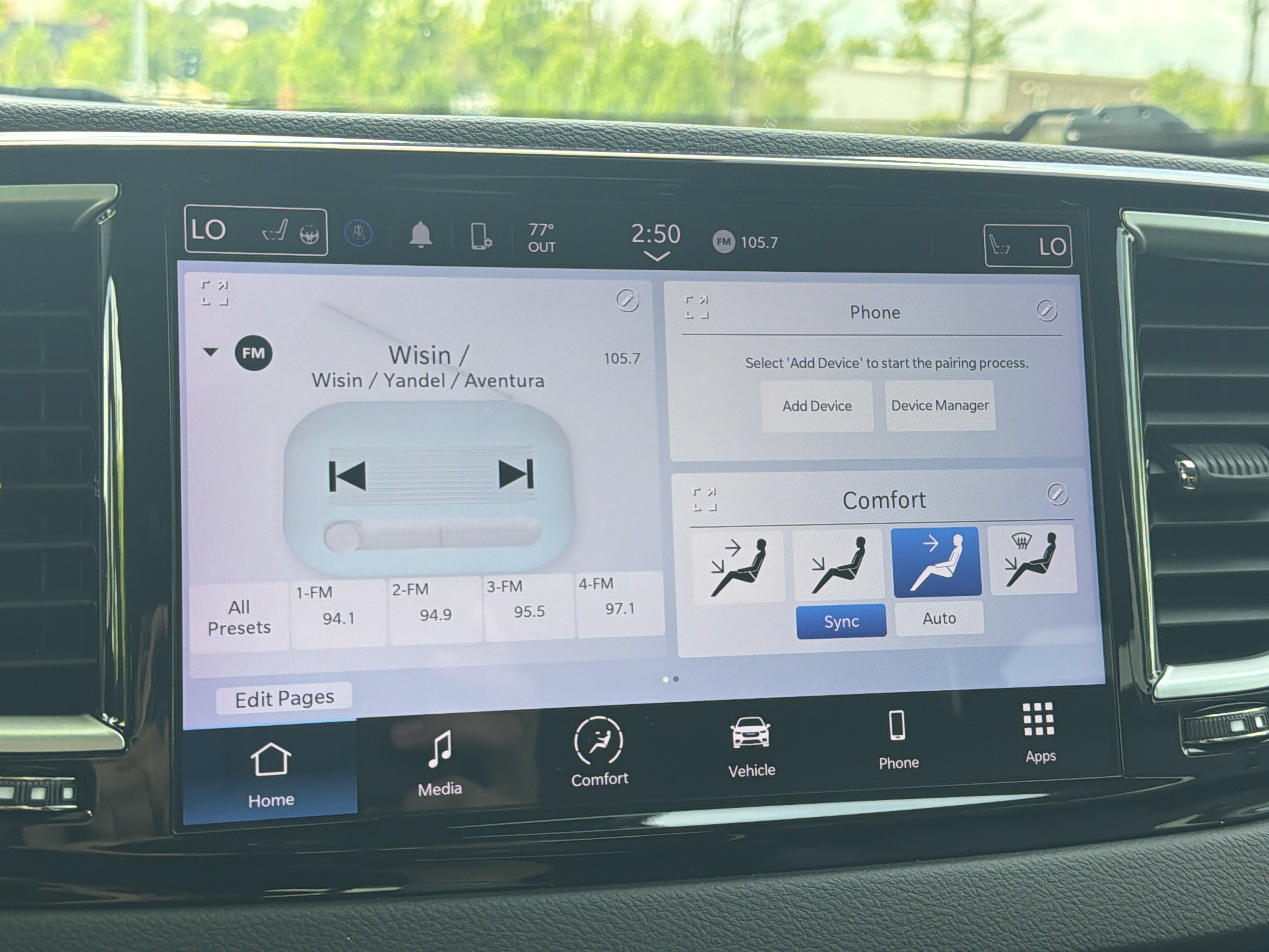 Used 2024 Chrysler Pacifica Touring-L FWD image 12