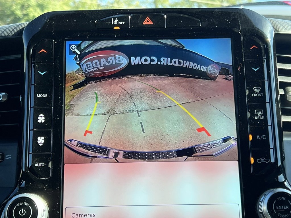 New 2026 RAM 1500 4x4 Crew Cab image 9