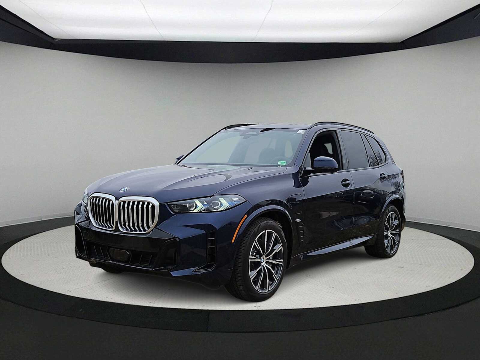 Used 2026 BMW X5 xDrive50e AWD/4WD image 4