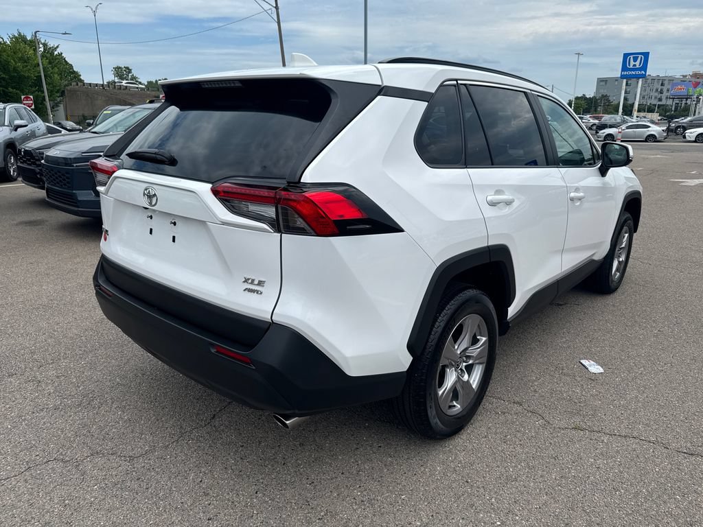 Used 2025 Toyota RAV4 XLE AWD/4WD image 8