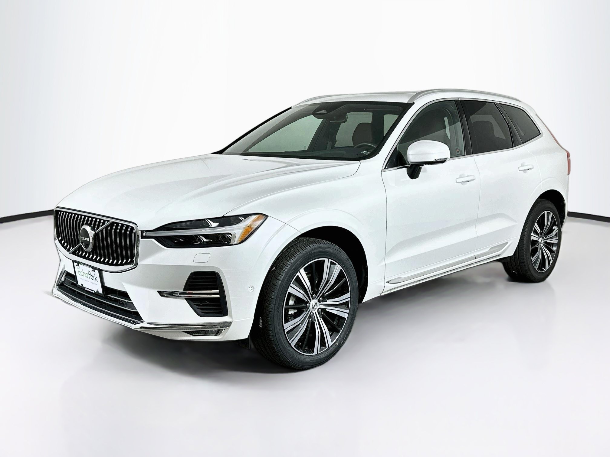 Used 2023 Volvo XC60 B5 Plus w/ Protection Package Premier FWD image 3