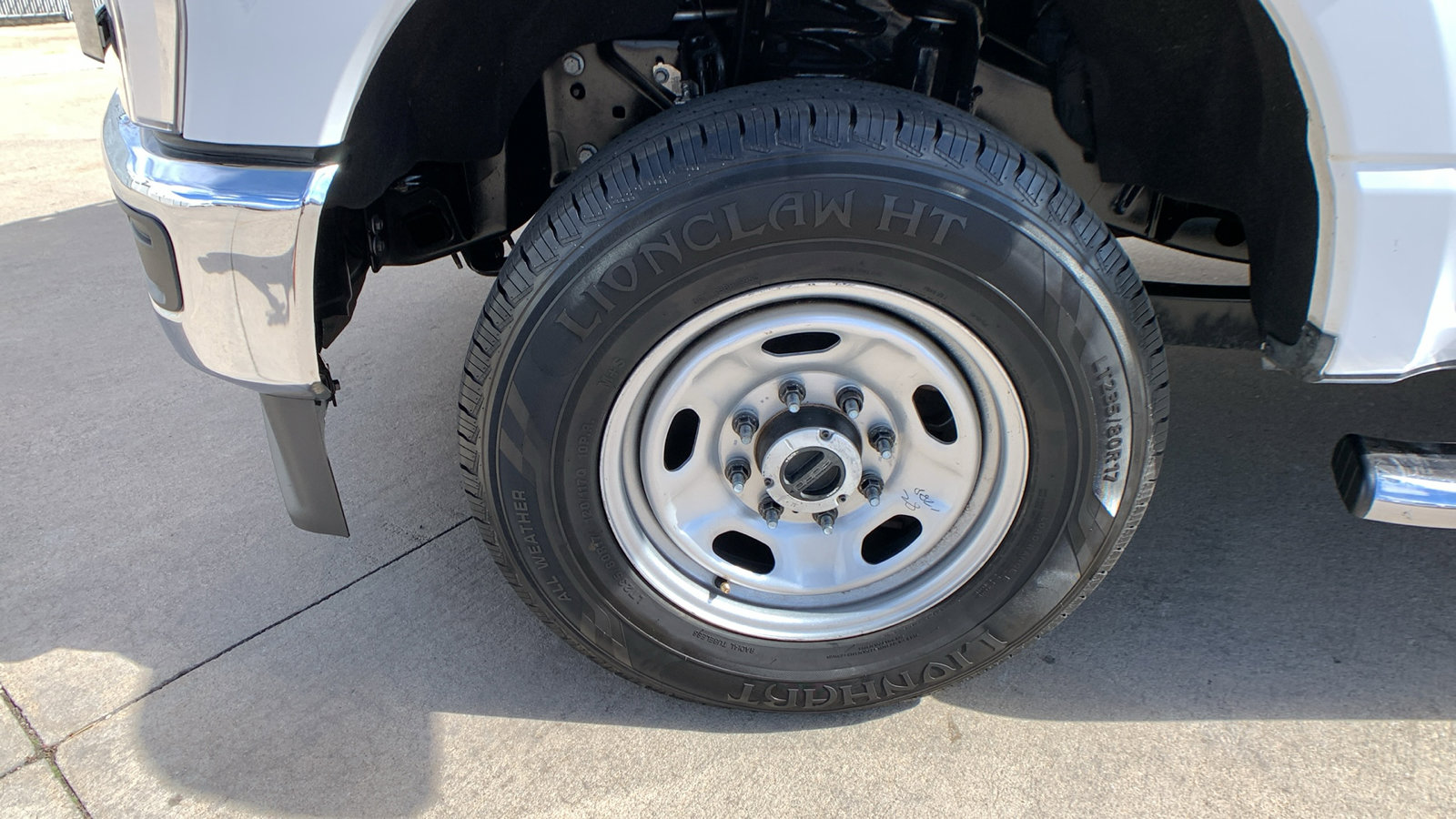 Used 2023 Ford F250 XL w/ XL Chrome Package image 9