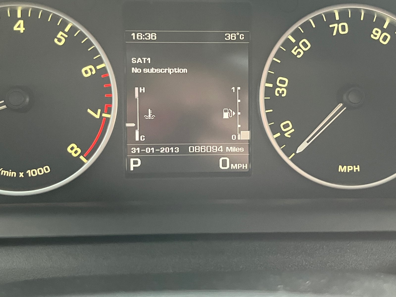 Used 2015 Land Rover LR4 HSE AWD/4WD image 11