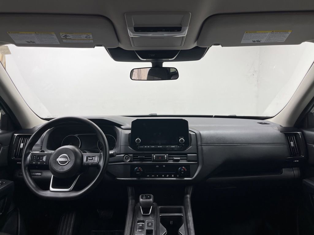Used 2024 Nissan Pathfinder S image 17