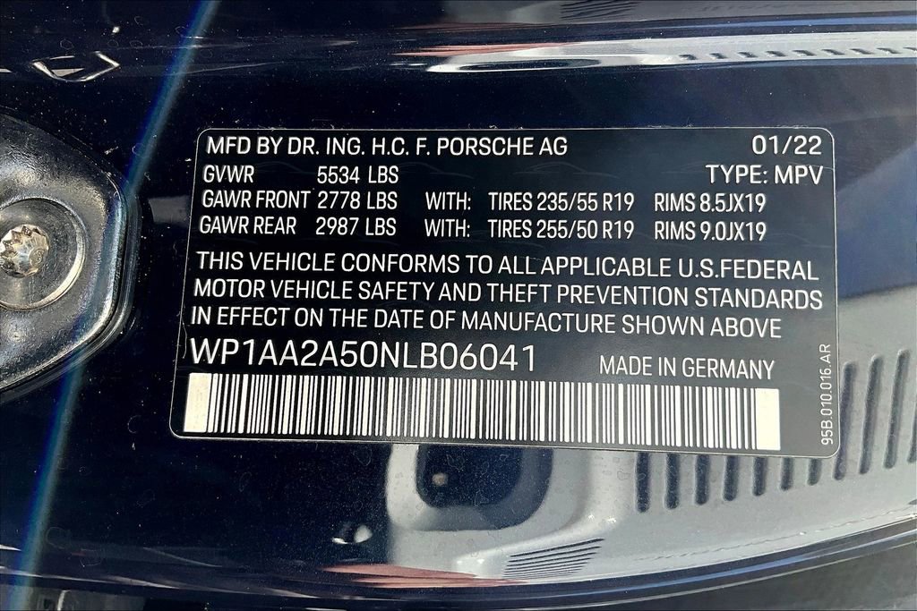 Used 2022 Porsche Macan image 46