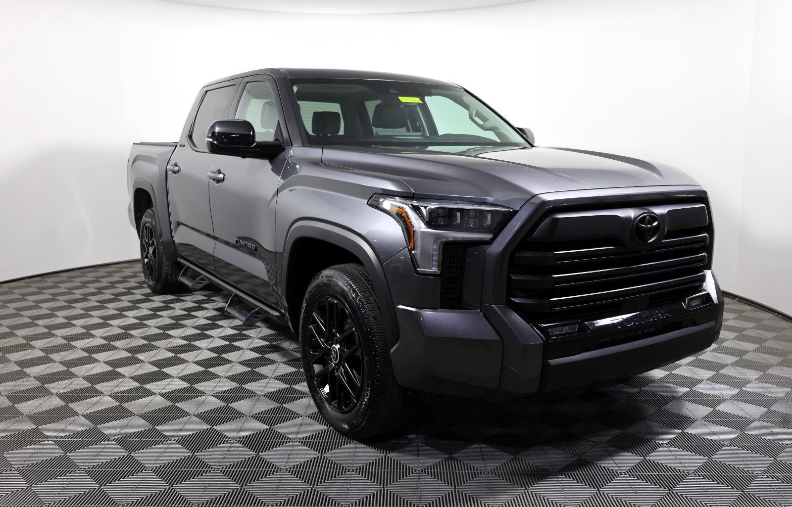 Used 2024 Toyota Tundra Limited image 3