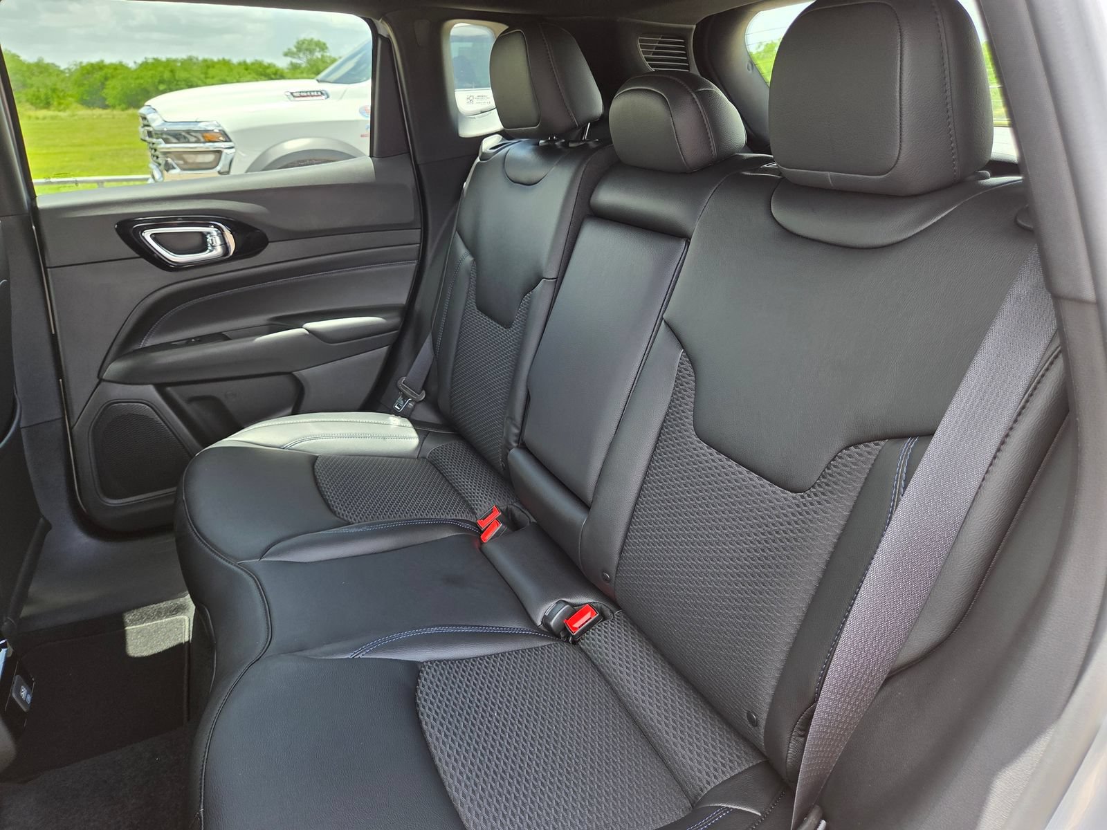 New 2026 Jeep Compass Latitude AWD/4WD image 23