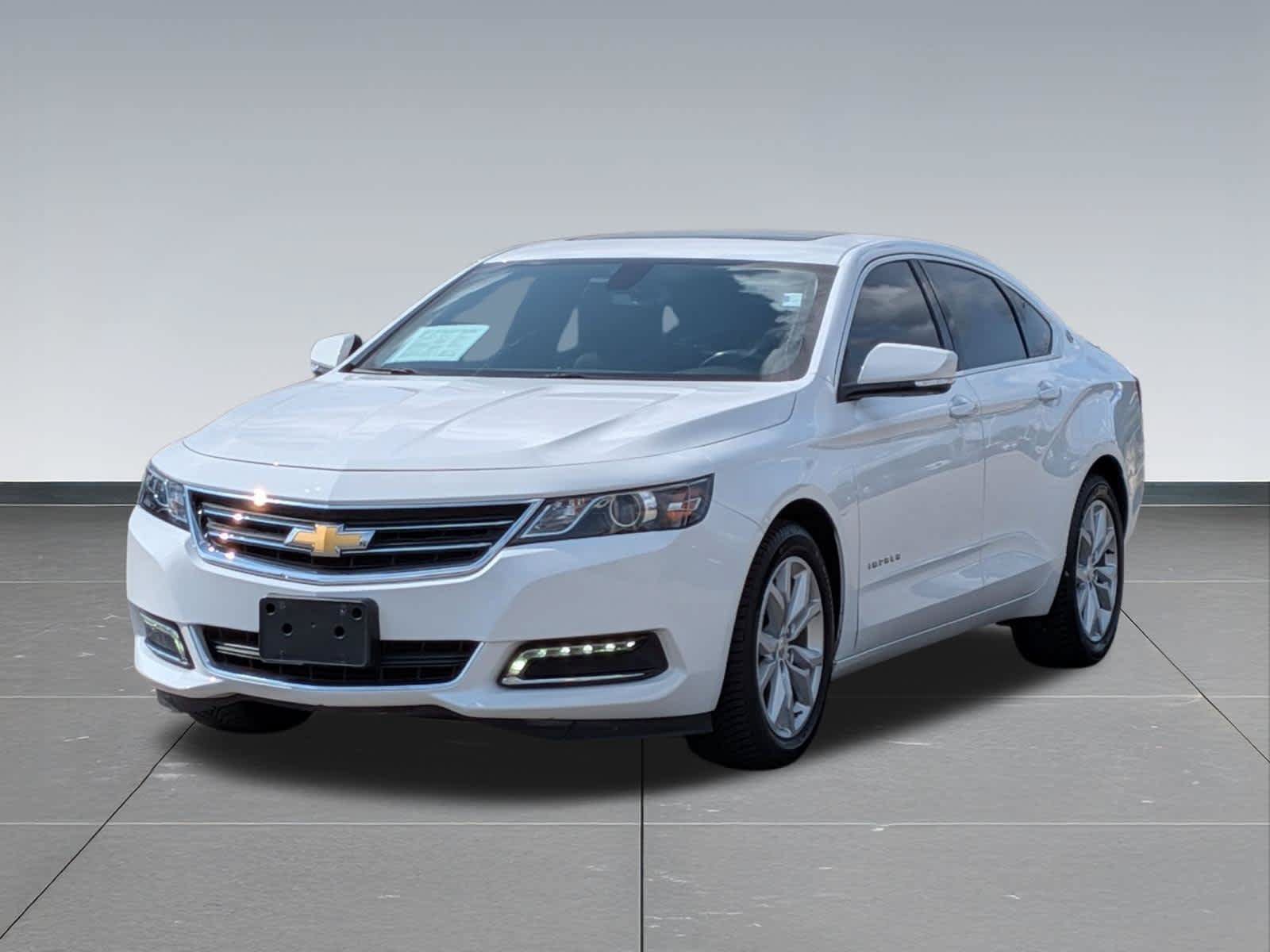 Used 2018 Chevrolet Impala LT w/ Sunroof and Spoiler Package FWD image 9