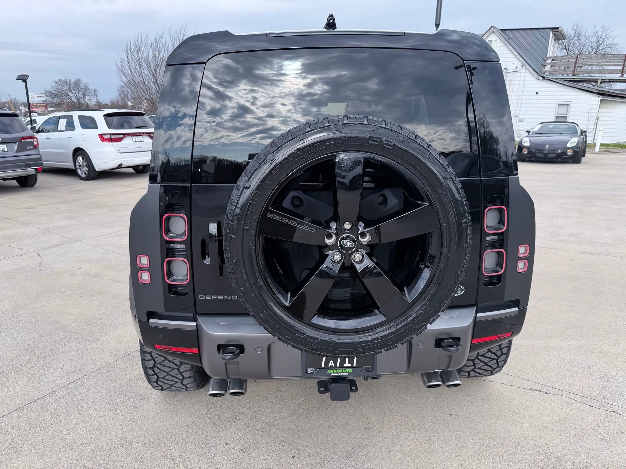 Used 2023 Land Rover Defender 110 V8 image 86