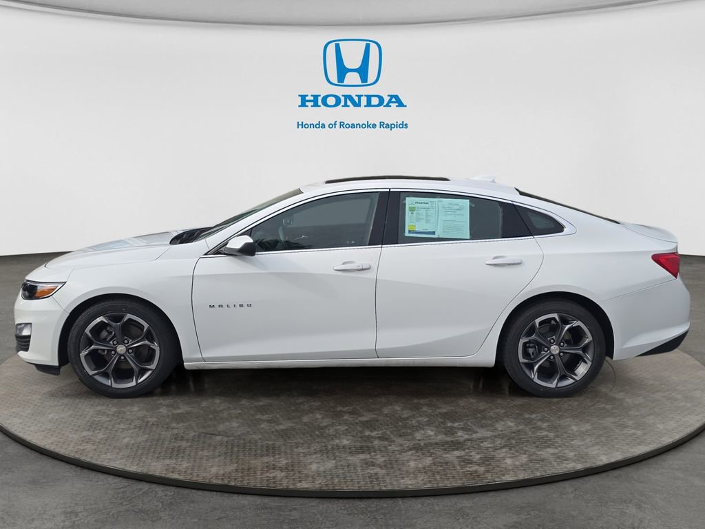 Used 2024 Chevrolet Malibu LT FWD image 2