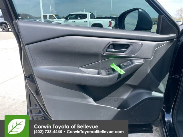 Used 2024 Nissan Rogue S image 18