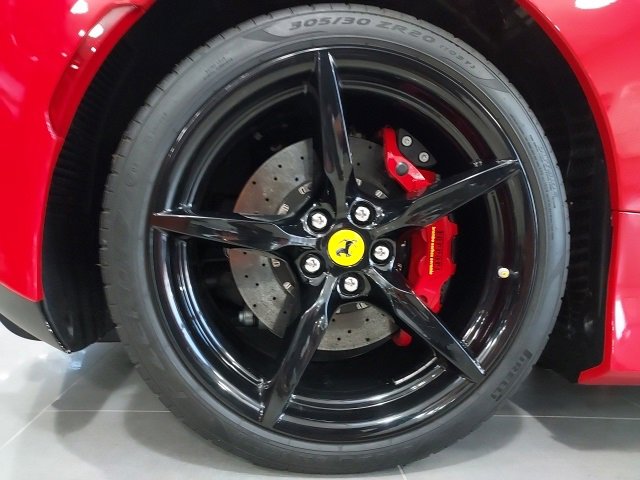 Used 2021 Ferrari F8 Tributo image 56