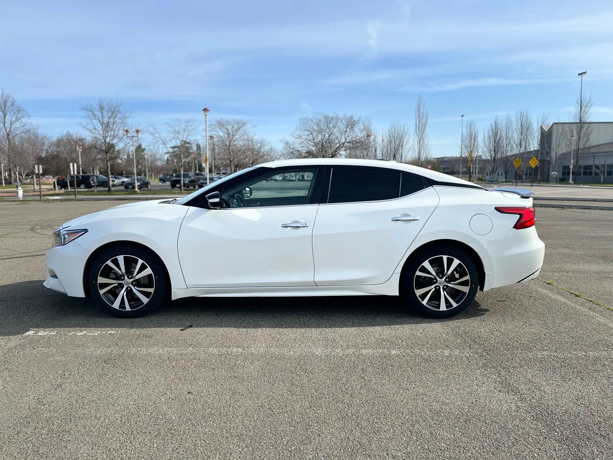 Used 2016 Nissan Maxima SR FWD image 8