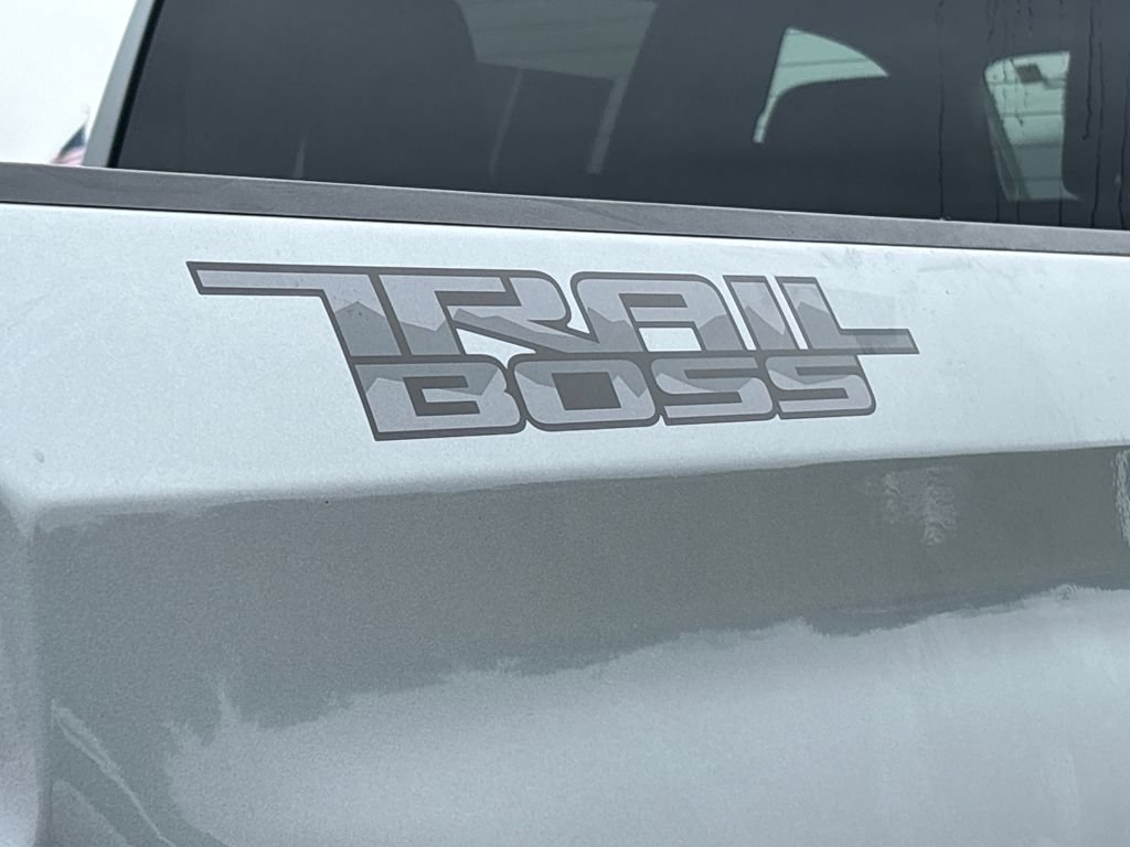 Used 2025 Chevrolet Silverado 1500 Custom Trail Boss w/ Dark Appearance Package AWD/4WD image 54